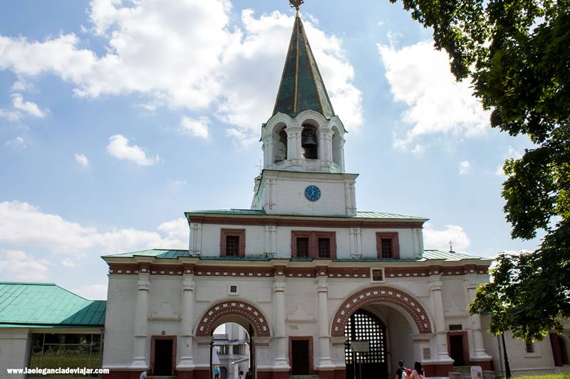 Puerta principal de Kolomesnkoye