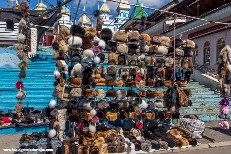 Gorros rusos en el mercado de Izmailovo