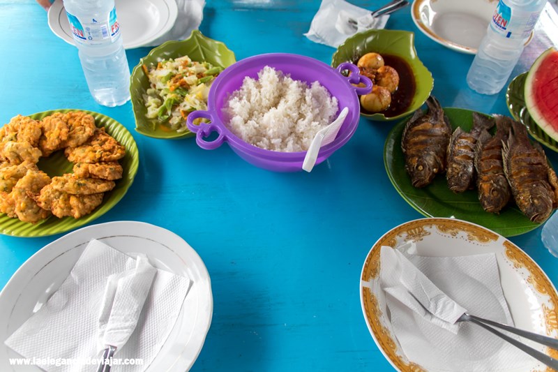 Comida en el klotok