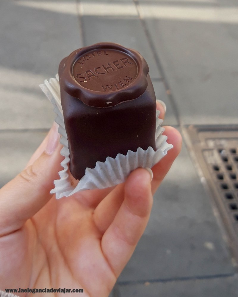 La mejor Tarta Sacher de Viena - La elegancia de viajar