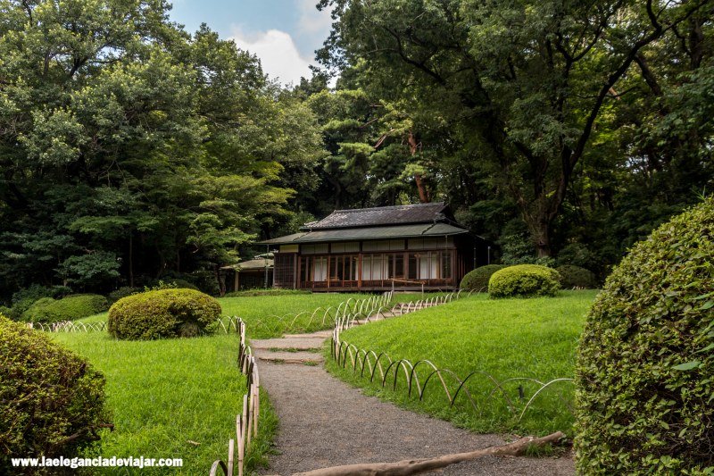 Casa de té en los jardines del Santuario Meiji