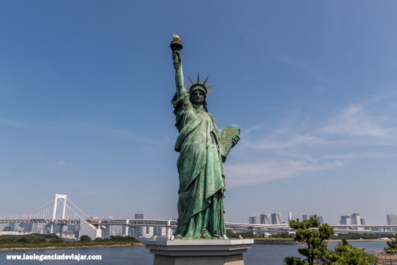 Estatua de la libertad de Tokio