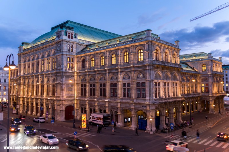 Ópera de Viena de noche
