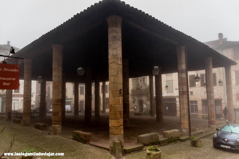 Mercado cubierto de Cordes sur Ciel