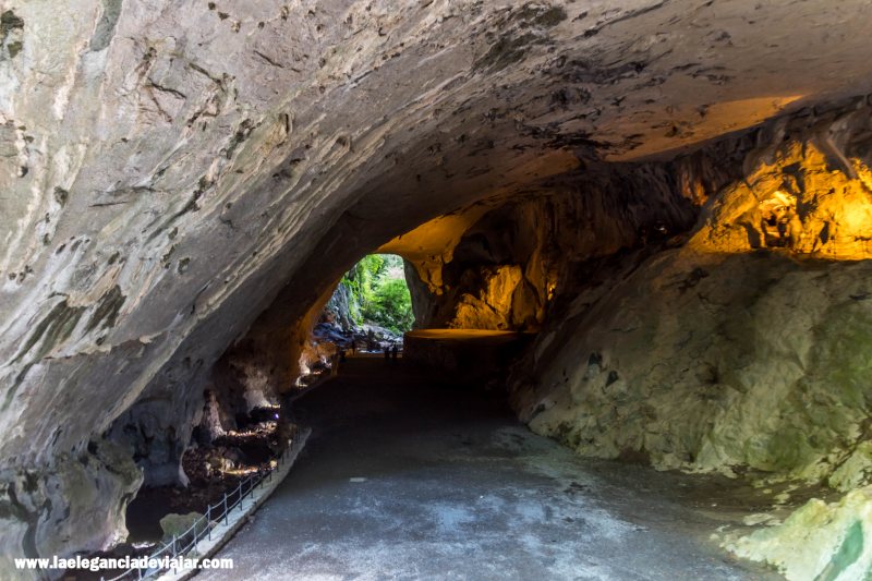Entrada a las Cuevas de Zugarramurdi