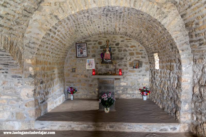 Interior de la Ermita de la Virgen de la Peña
