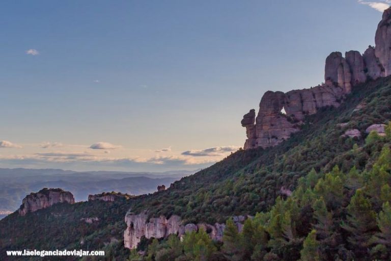 Ruta A La Roca Foradada En Montserrat La Elegancia De Viajar ruta-a-la-roca-foradada-en-montserrat-la-elegancia-de-viajar