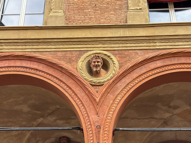 Demonio en Plaza Santo Stefano