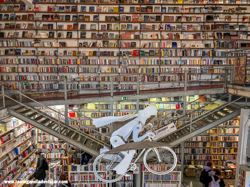 Librería en la LX Factory
