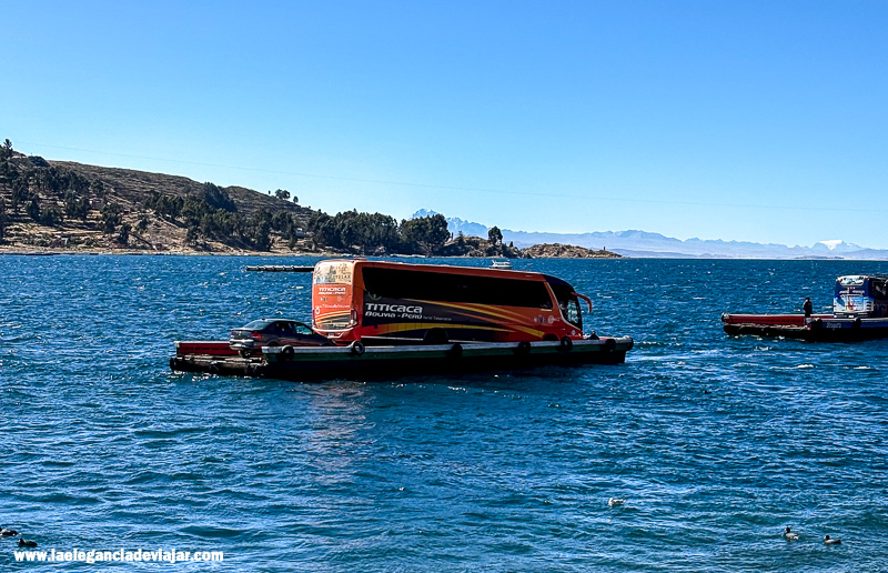 Cruzando el Lago Titicaca