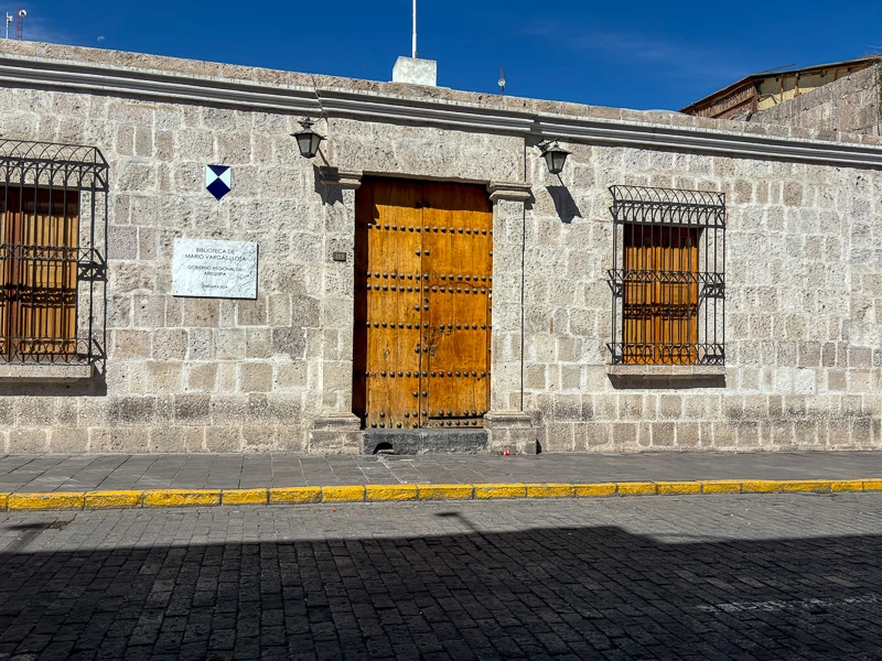 Biblioteca de Mario Vargas Llosa en Arequipa