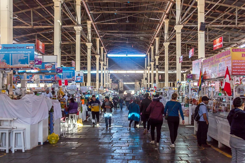 Mercado de San Pedro en Cuzco