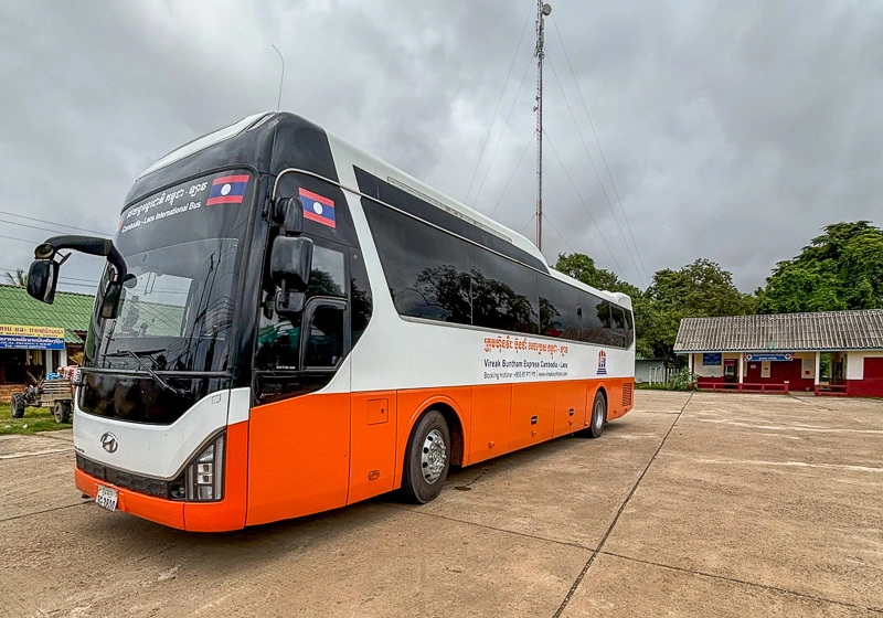 Autobús en Laos